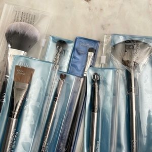 8 Quo brushes